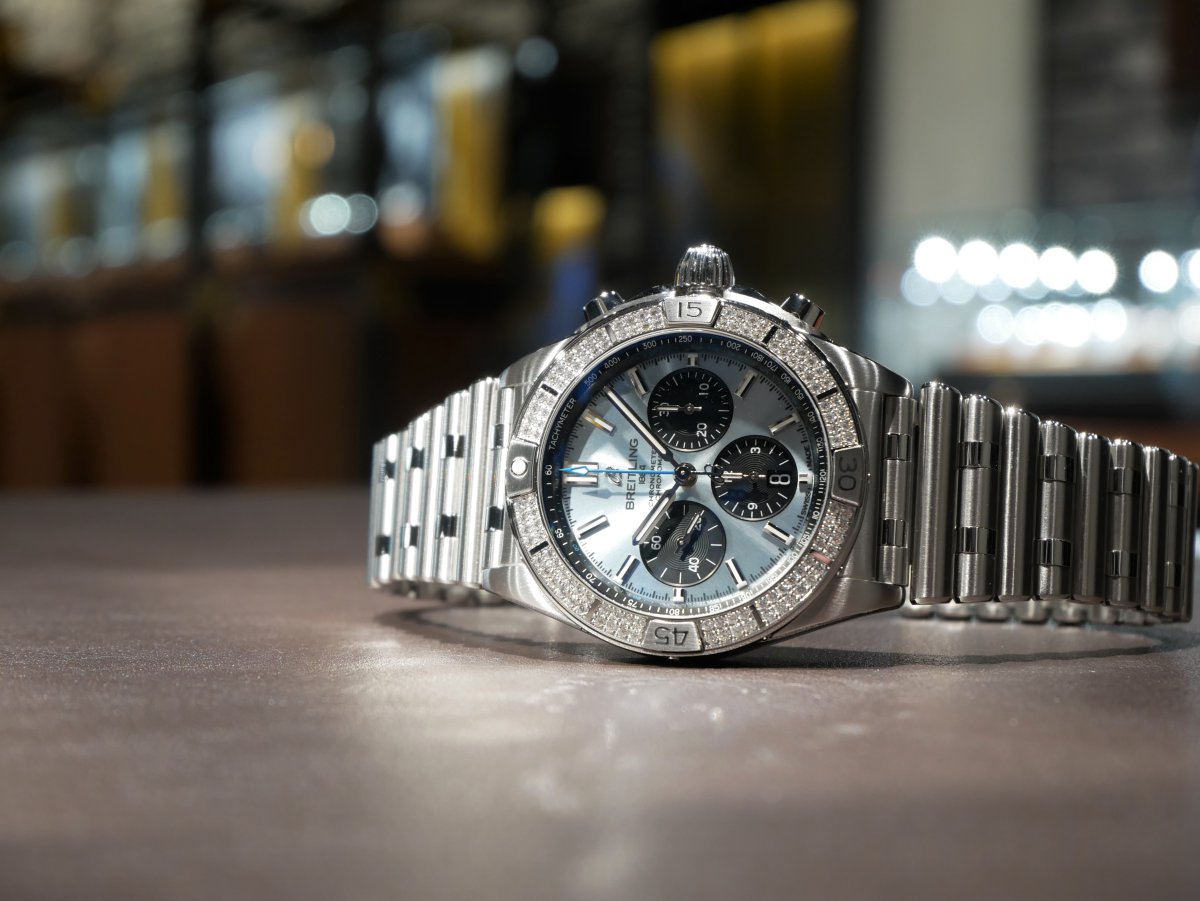 クロノマット 限定ブルーシェル[A156BMPPA] Chronomat Limited