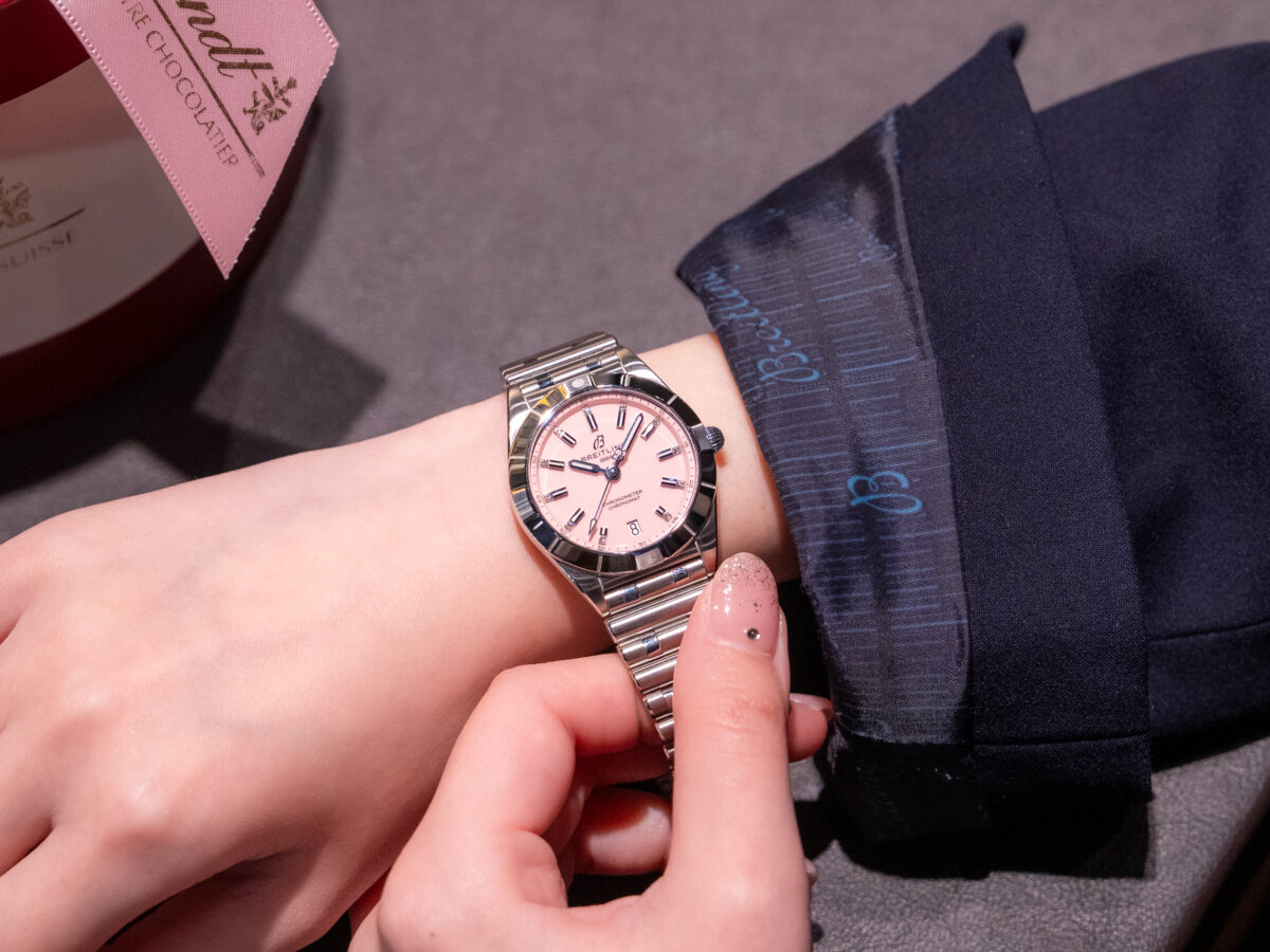 桜ピンクな文字盤がかわいい！「クロノマット32」 – ブライトリング