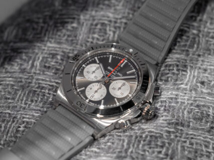 冒険してみる？アイシーなグレーカラー！150本限定「クロノマットB01 ジャパンエディション」