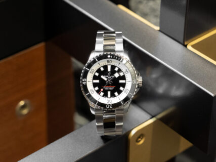 人気ながらも廃盤が決定・・・美しい漆黒のダイバーズウォッチ「スーパーオーシャン オートマチック44」　
